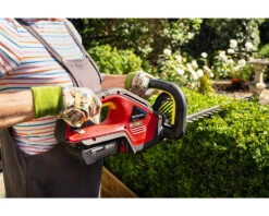 Honda HHH36BXB Cordless Hedge Trimmer -Honda HOndaHedgetrimmerlifestyle1