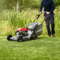 Honda Izy HRN 536 VY Lawnmower -Honda MainImage4 a143a67f 4d33 4112 b7b9 b13035caddd0