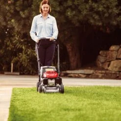 Honda Izy HRG 416 SK Lawnmower -Honda Mainimage2 1ff7e1ba 769e 4b41 9eb9 d8750edd14ef