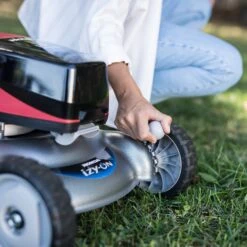 Honda Izy HRG 466 XB Cordless Lawnmower -Honda Mainimage3 8185ede7 a361 4d54 8b6d 30924cd674b9